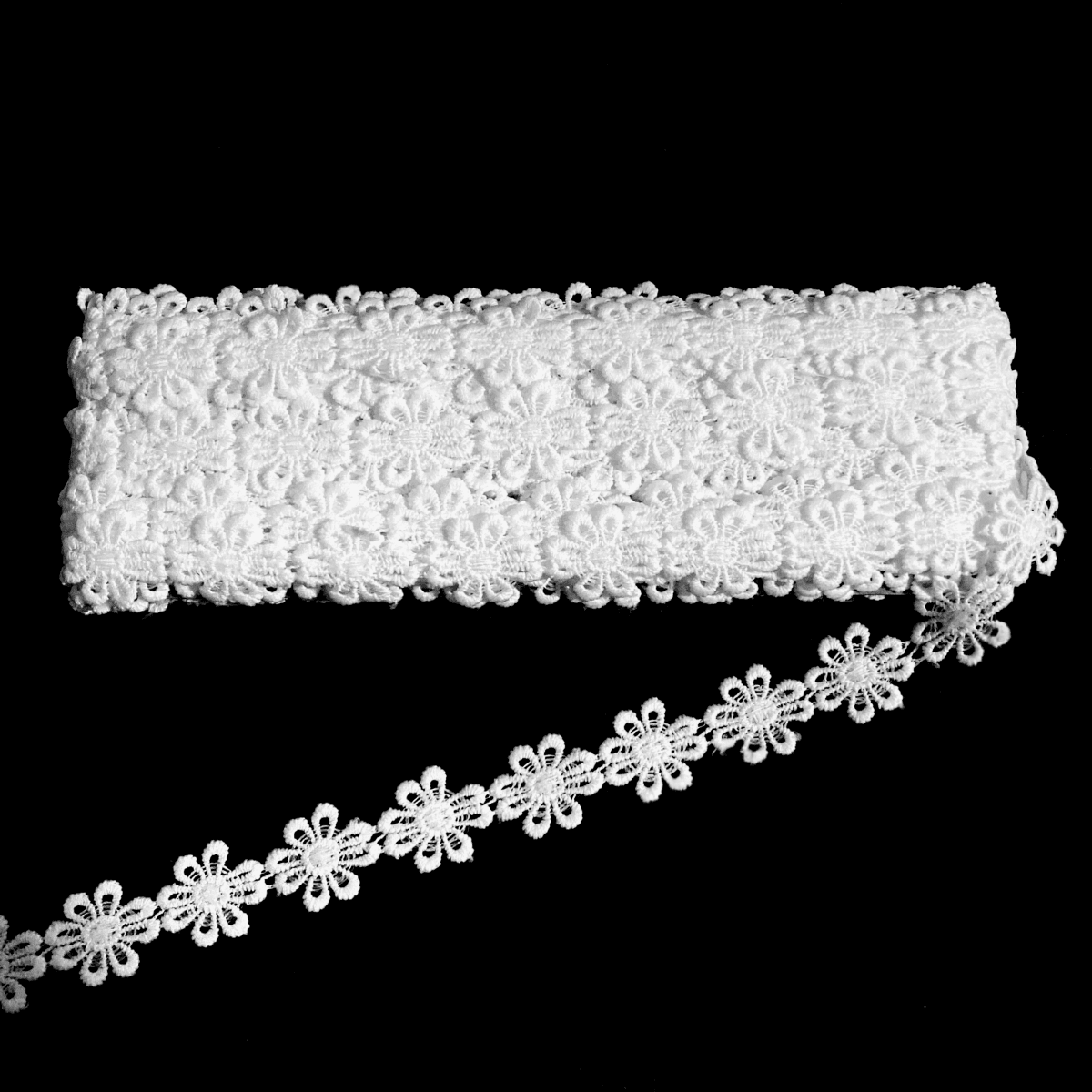 Flor Macrame Blanco 2.5cm 15 yds1