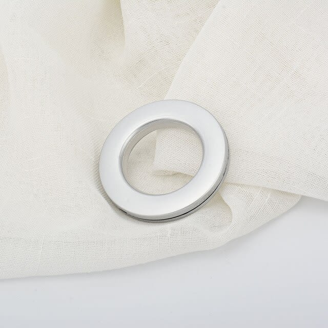 OJETILLO PLASTICO PLATA 100 UNIDADES1