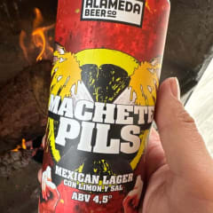 ALAMEDA BEER CO MACHETE PILS MEXICAN LAGER CON LIMON Y SAL 4,5473CC