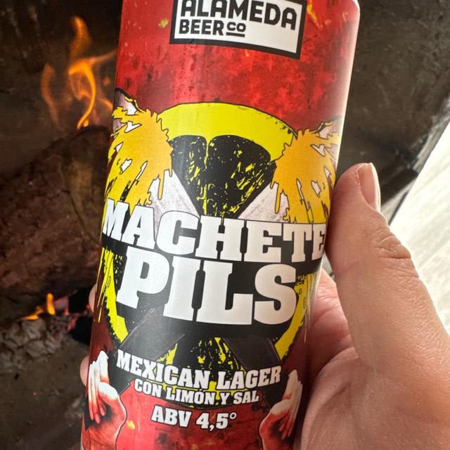 ALAMEDA BEER CO MACHETE PILS MEXICAN LAGER CON LIMON Y SAL 4,5473CC1