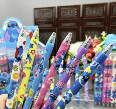 BOLIGRAFOS CON TEMATICA TEJIDA STITCH