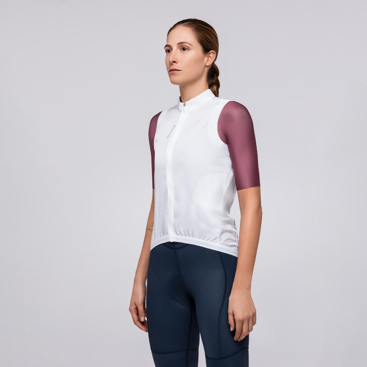 CHALECO CORTAVIENTO MUJER BARRIER WHITE3