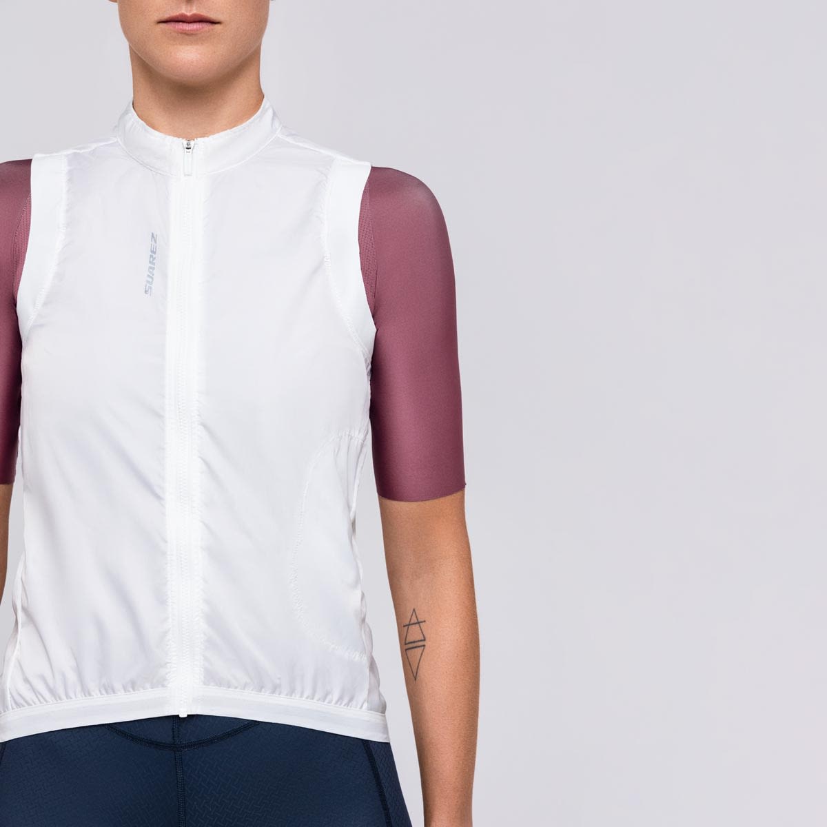 CHALECO CORTAVIENTO MUJER BARRIER WHITE5