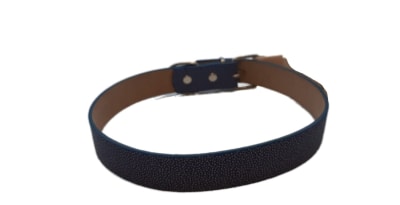 COLLAR CUERO CON DISEÑO DE PUNTEO