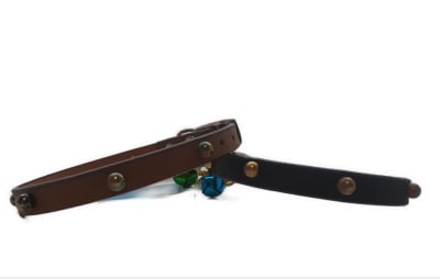 COLLAR CUERO CON PERLAS DORADAS