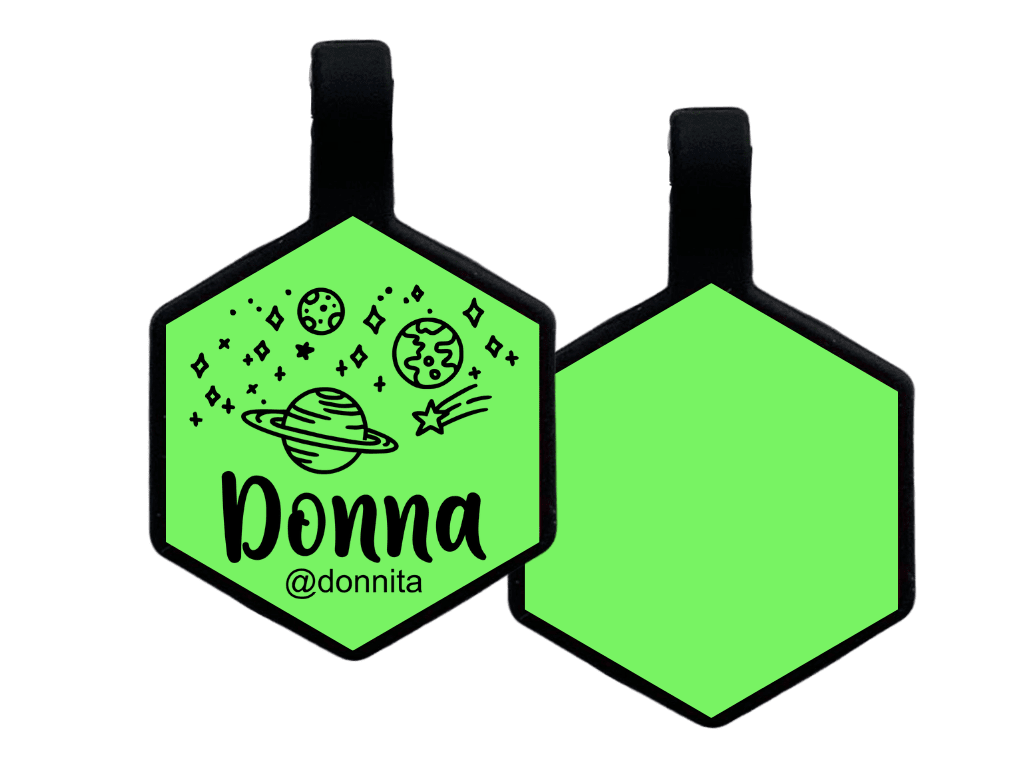 PLACA DE IDENTIFICACIÓN HEXÁGONO - UNIVERSO7