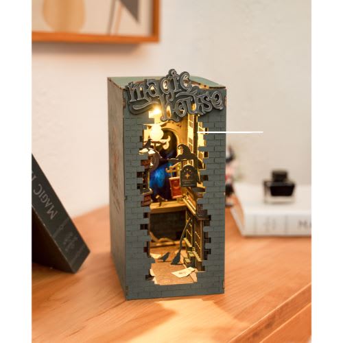 Magic House - Separador de libros3