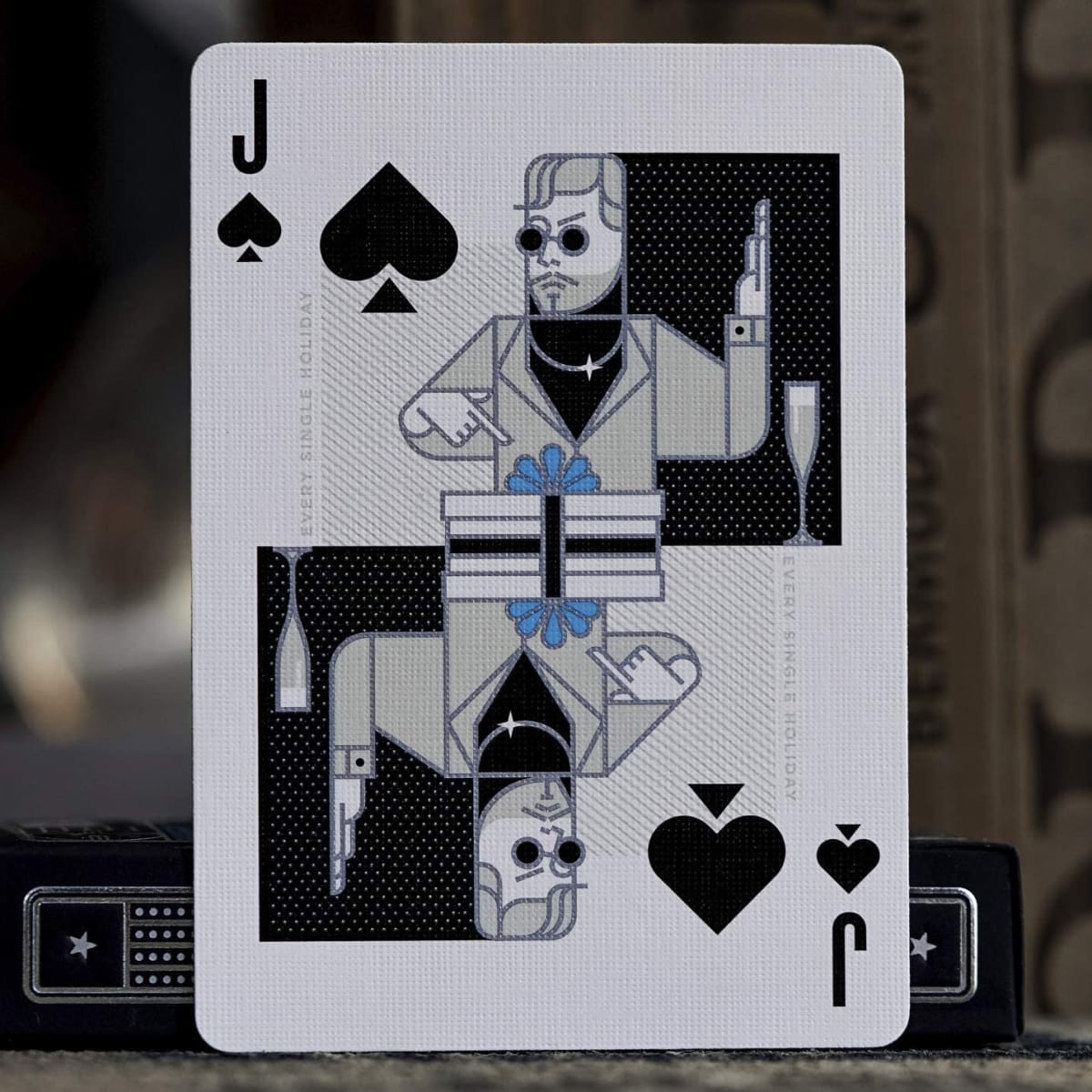 Naipe - Theory11 - Saturday Night Live3