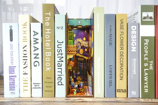 Vincent's World Book Nook4