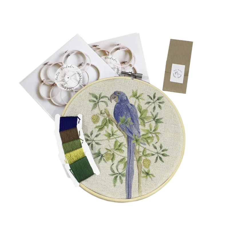 Mini Kit para bordar Guacamayo Azul