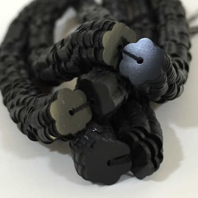 Lentejuela Jazmin 6mm Negro 16 metálica1