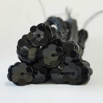 Lentejuela Jazmin 8mm Negro 16 metalica2
