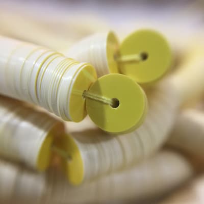 Lentejuela 5mm Amarillo Nacarado1