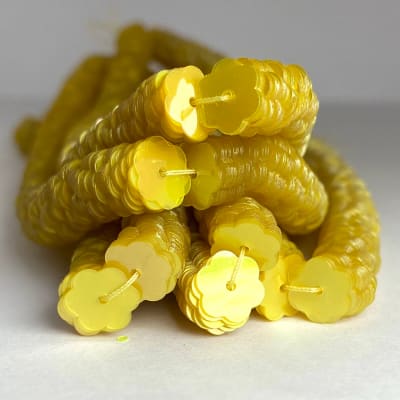 Lentejuela Jazmin 8mm transparente Amarillo1