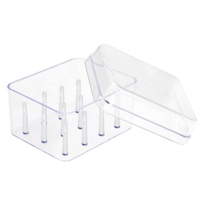 Caja plástica para 12 carretes Gütermann