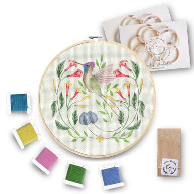 Mini Kit para bordar Colibrí Cola de Espátula1