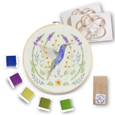 Mini Kit para bordar Colibrí Morado1