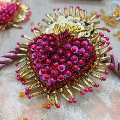 Kit Pedrería Corazon fucsia+ clase online1