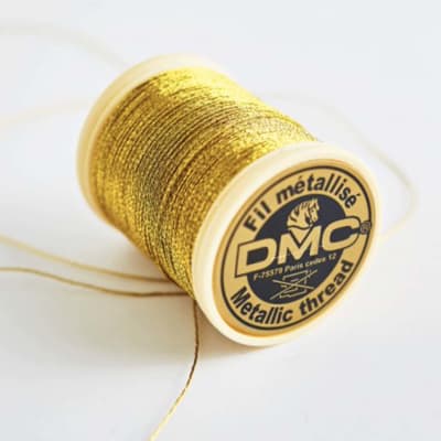 DMC metalizado Oro Oscuro en carrete