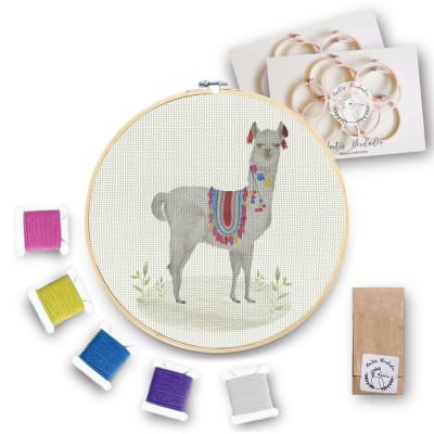 Mini kit para bordar Llama