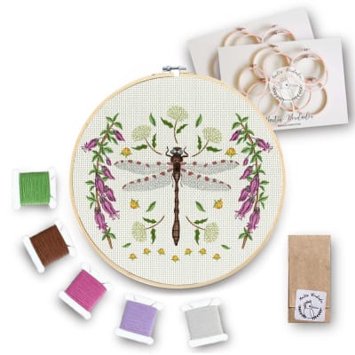 Mini Kit para bordar Matapiojo Fondo Blanco1