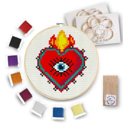 Mini Kit Punto Cruz Corazón Ojo