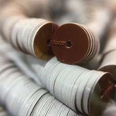 Lentejuela 4mm cafe oscuro nacarado