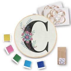 Mini Kit para bordar Letra C