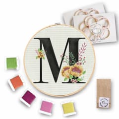 Mini Kit para bordar Letra M