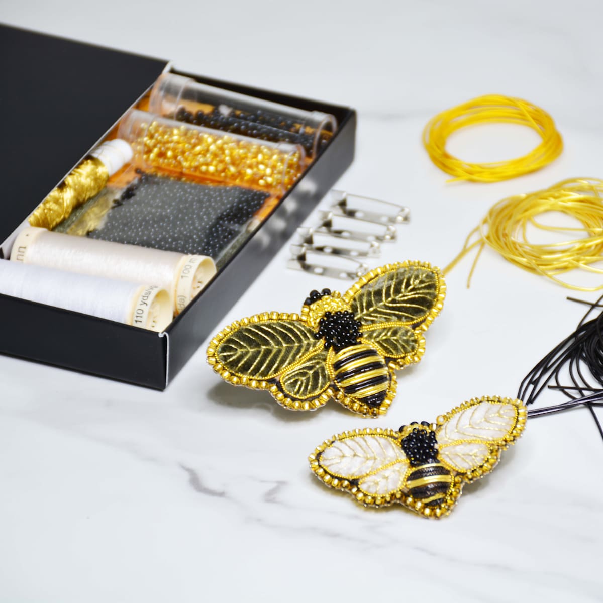 Kit Pedrería Abeja + clase online | Martín Bordador | Kits y Lienzos para  bordar