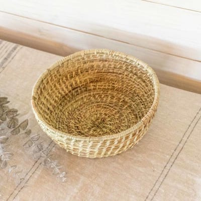 Panera redonda pequeña de manila