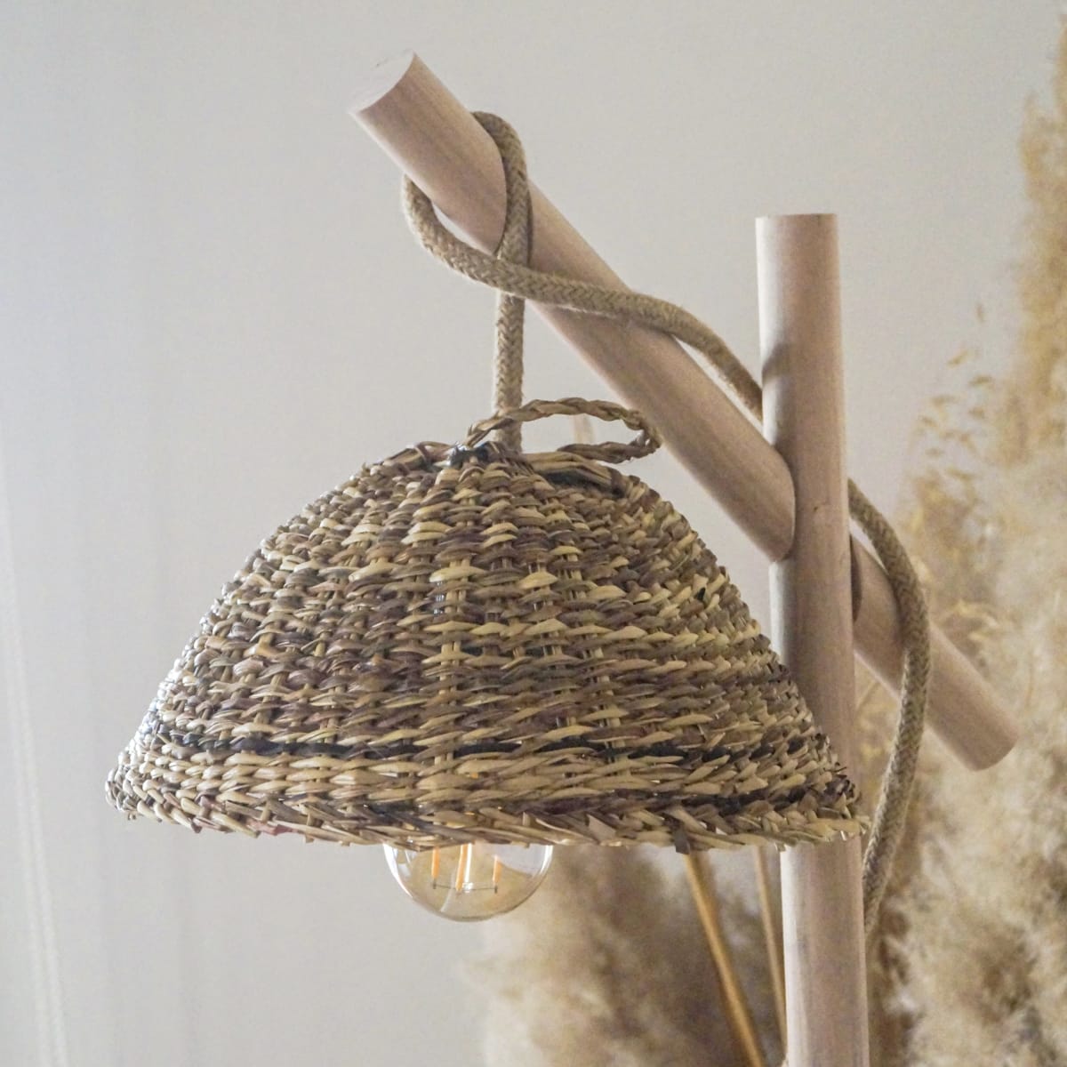 Lámpara Quilcha de Sobremesa con base de madera de Raulí2