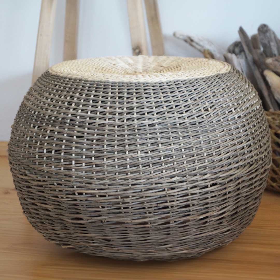 Puff de mimbre bicolor (gris y natural)1