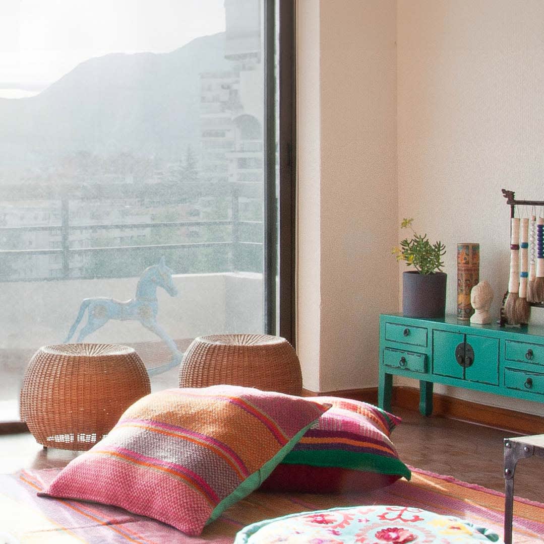 Puff de mimbre almendra3