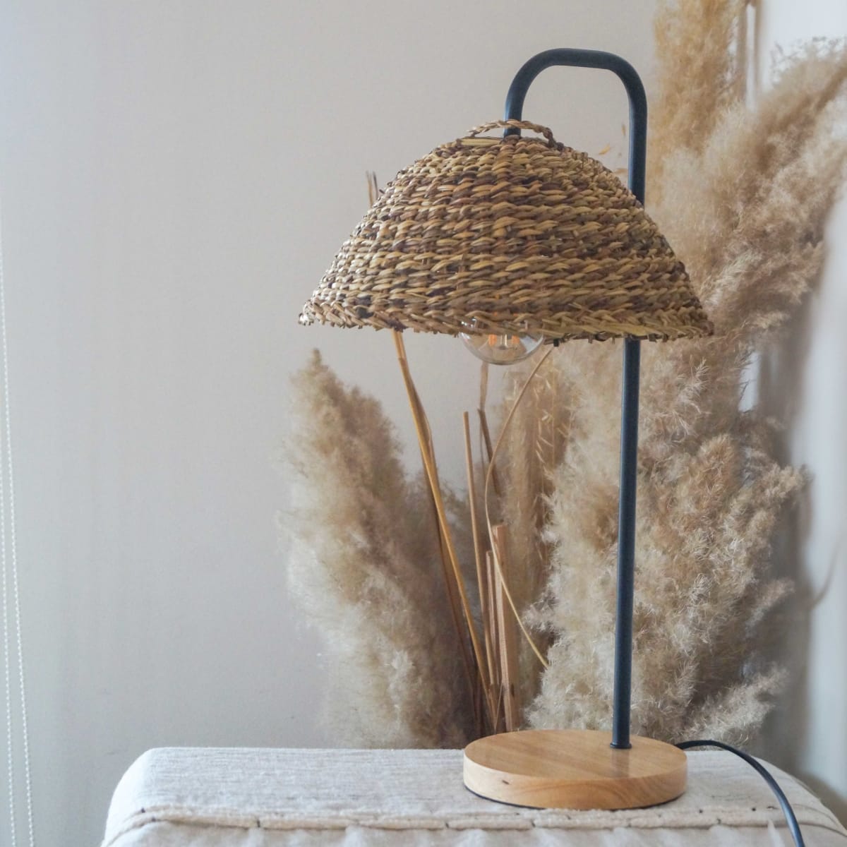 Lámpara Quilcha de Sobremesa con base de metal3