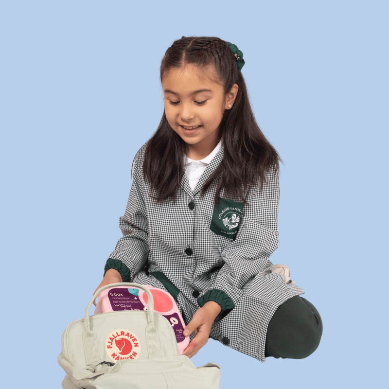 DELANTAL NIÑA SANTO TOMAS