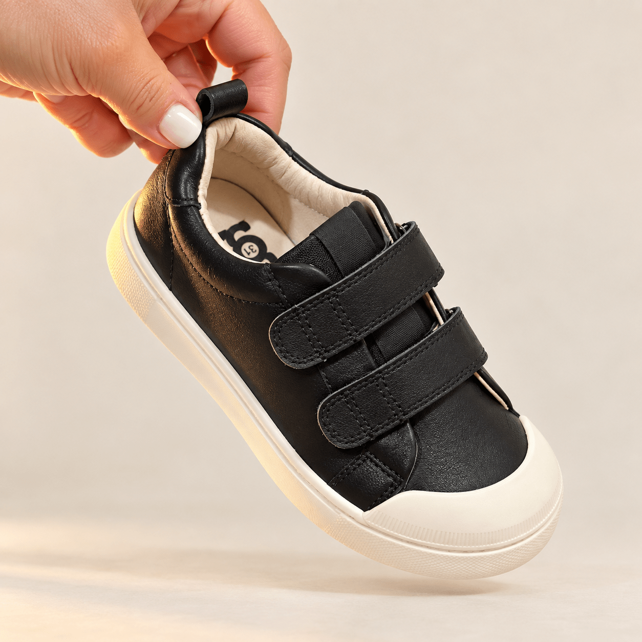 Zapatilla Möki Negra/Blanco