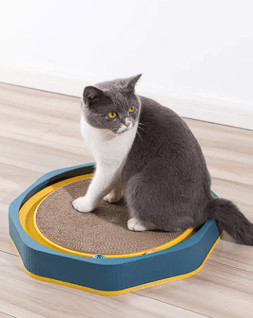 Rascador para gato con bola de campana2