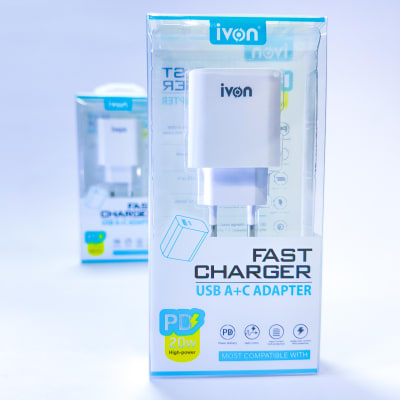 Adaptador de Carga Rapido con 2 Entradas Ivon AD561