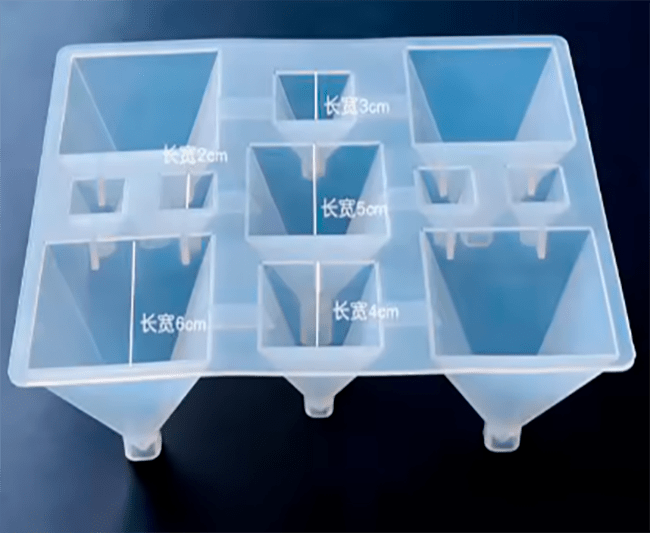 MOLDE DE SILICONA PIRAMIDES x 5 MEDIDAS DISTINTAS.1