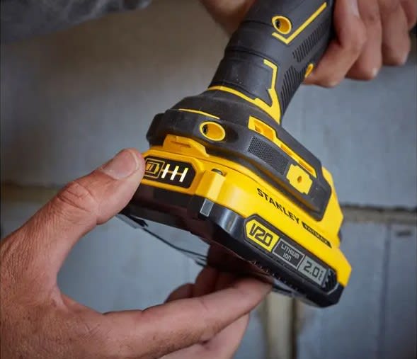 BATERIA 20V 2AMP STANLEY SB202-B22