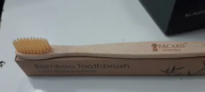cepillo de bamboo