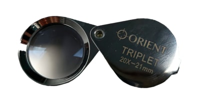 LUPA ORIENT TRIPLET 20X21MM1