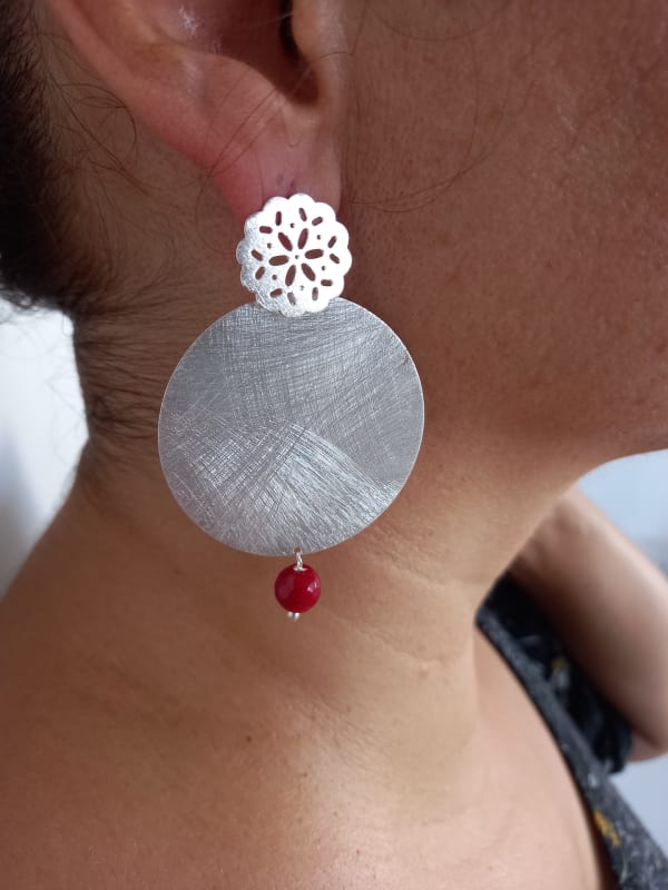 ARO ORO BLANCO SATINADO PIEDRA ROJA