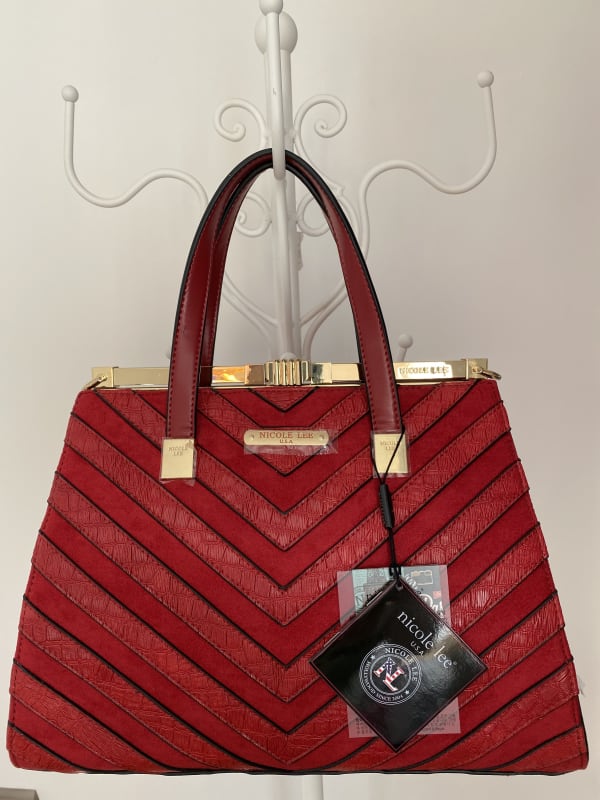 CARTERA NICOLE LEE ROJA CON DORADO