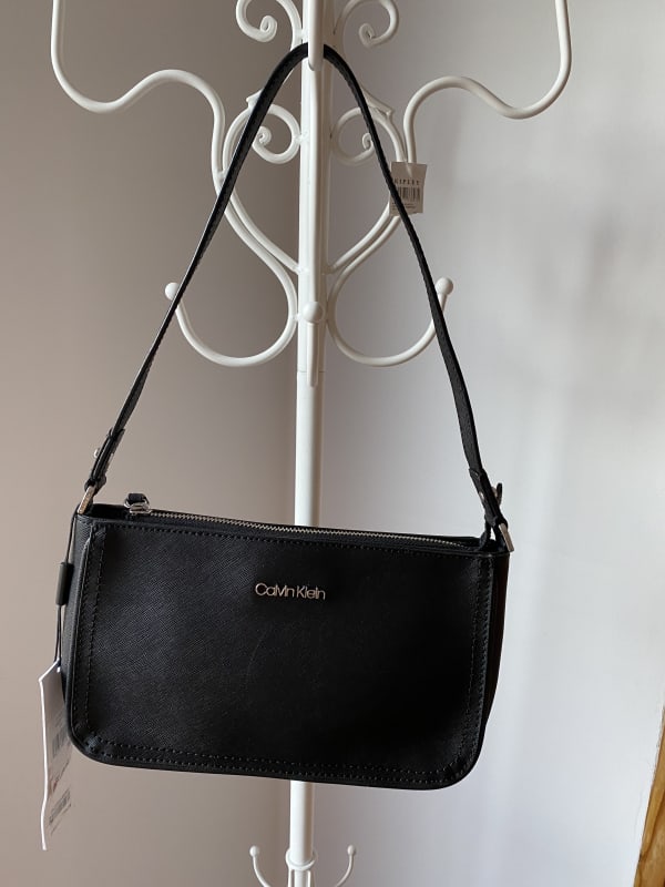 CARTERA CALVIN KLEIN NEGRA CORREA