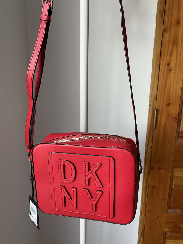 CARTERA DKNY ROJA