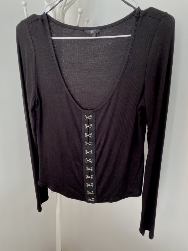 POLERA MUJER GUESS NEGRA