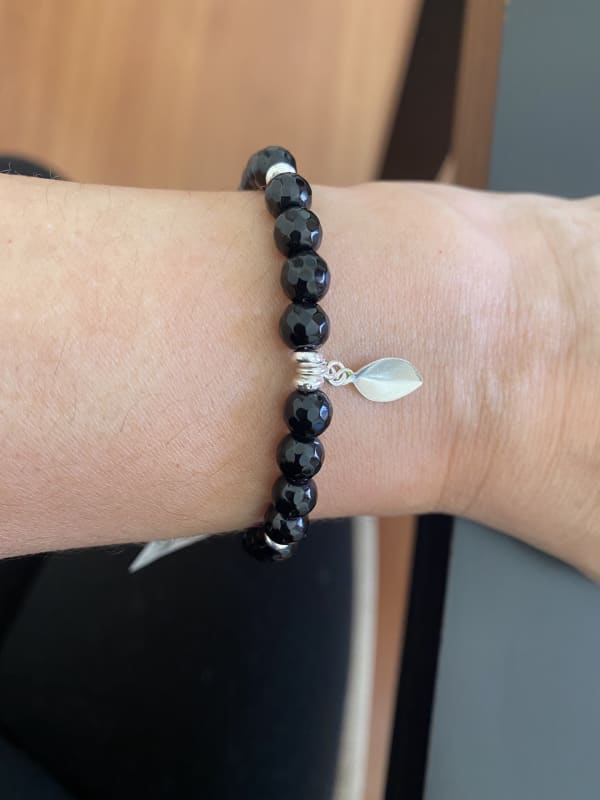 PULSERA CON MOSTACILLAS