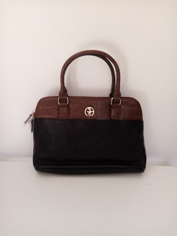 CARTERA GIANI BERNINI NEGRO Y CAFÉ